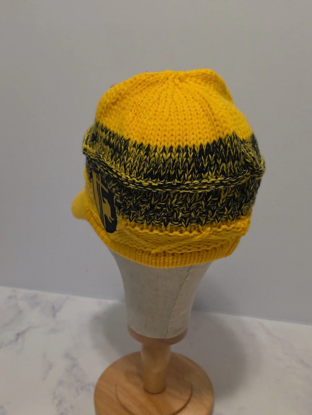 Harry Potter Yellow Knit Kids Visor Beanie with Crest - Brand New